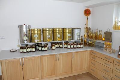 Polnjenje medu, arhiv družine Šercelj