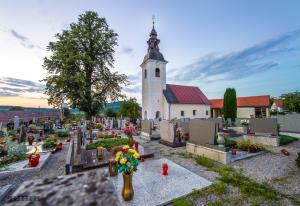 Cerkev sv. Križa, Uršna Sela